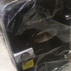 Fridgidaire Mini Retro Fridge