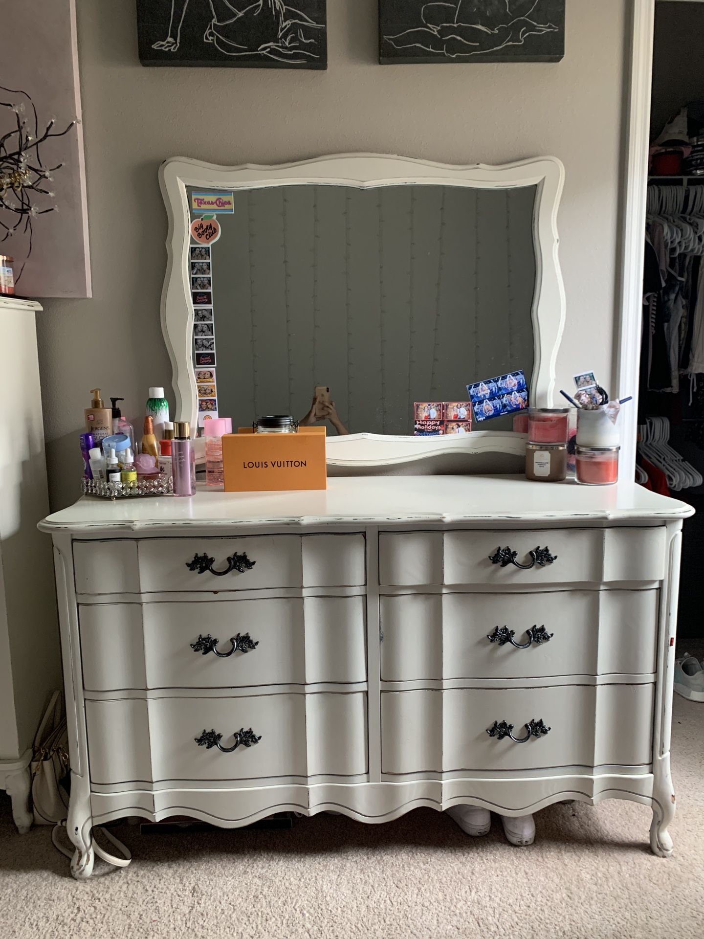 White dresser with mirror