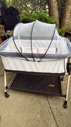 Baby Bassinet with Canopy and Storage