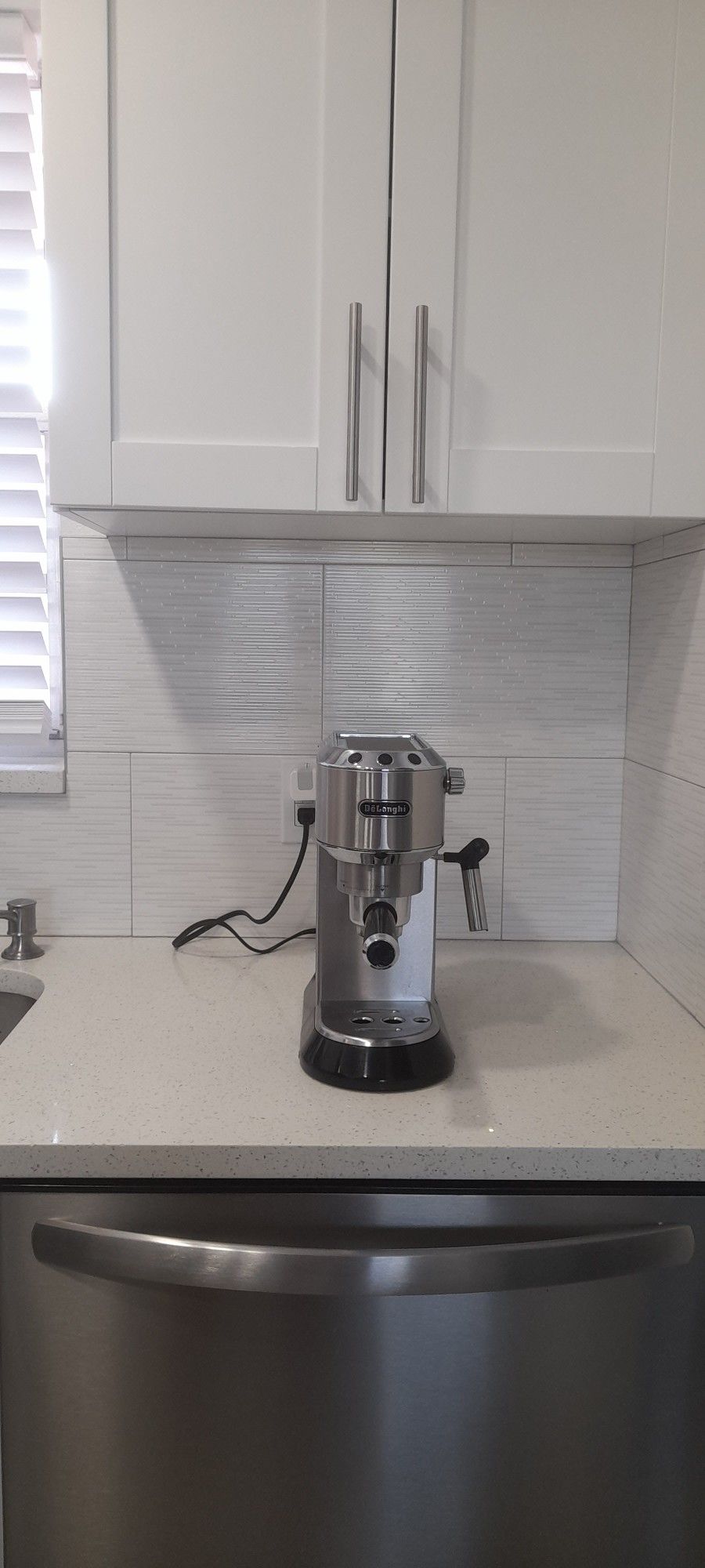 De'Longhi Dedica EC680 Espresso Machine