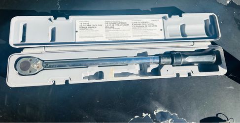1/2" Drive Click-Type Torque Wrench 30-250 ft/lbs