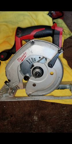 Milwaukee M18  18V. Cordless 6 1/2 In   Circular Saw In Good Condition Used Little Like New Tool Only 