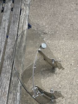 Motorcycle windshield