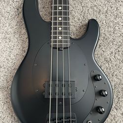 Ernie Ball Music Man Stingray Short Scale Bass