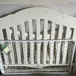 Crib set