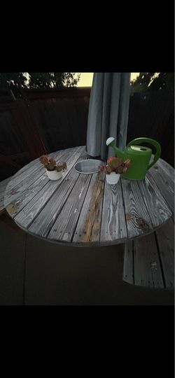 Spool table