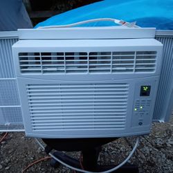 6000 BTU Window Unit WORKS GREAT 