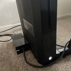   Xbox One With Games And Controller 