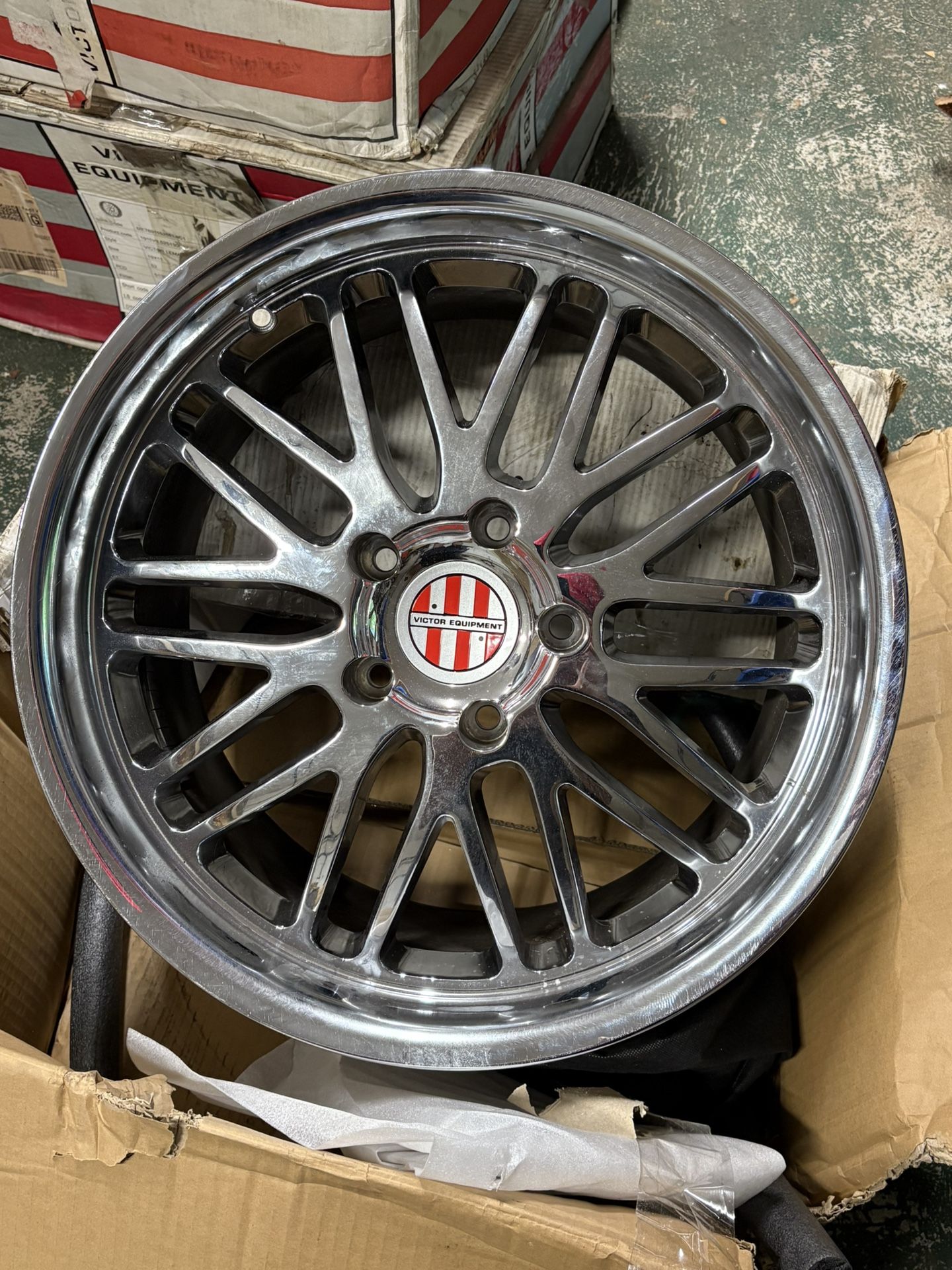 19x9.5” Chrome Rims