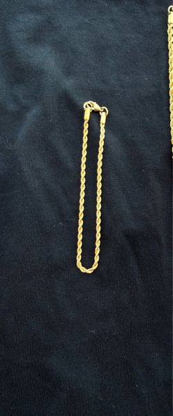 18-karat gold-plated bracelet, made primarily in stainless steel