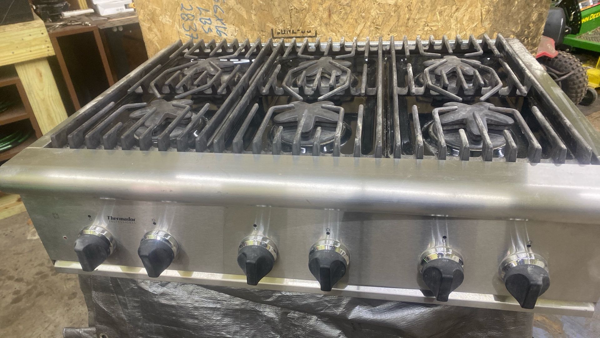 Thermidor professional, gas stove, top like no barely used