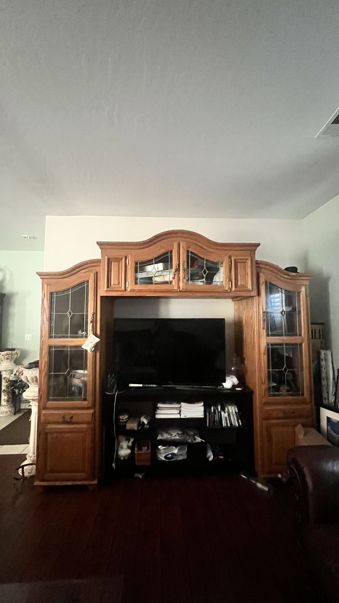 Vintage entertainment center (Willowton)