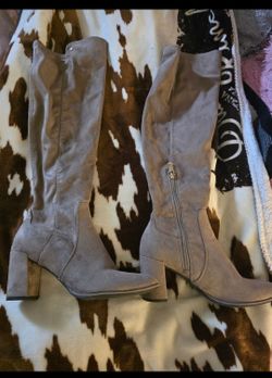 Women boots size 7M Great Condition Serious Buyers ✨️