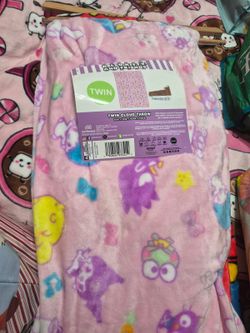 Hello kitty throw