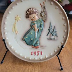 Vintage Hummel 1971 Christmas Angel Plate