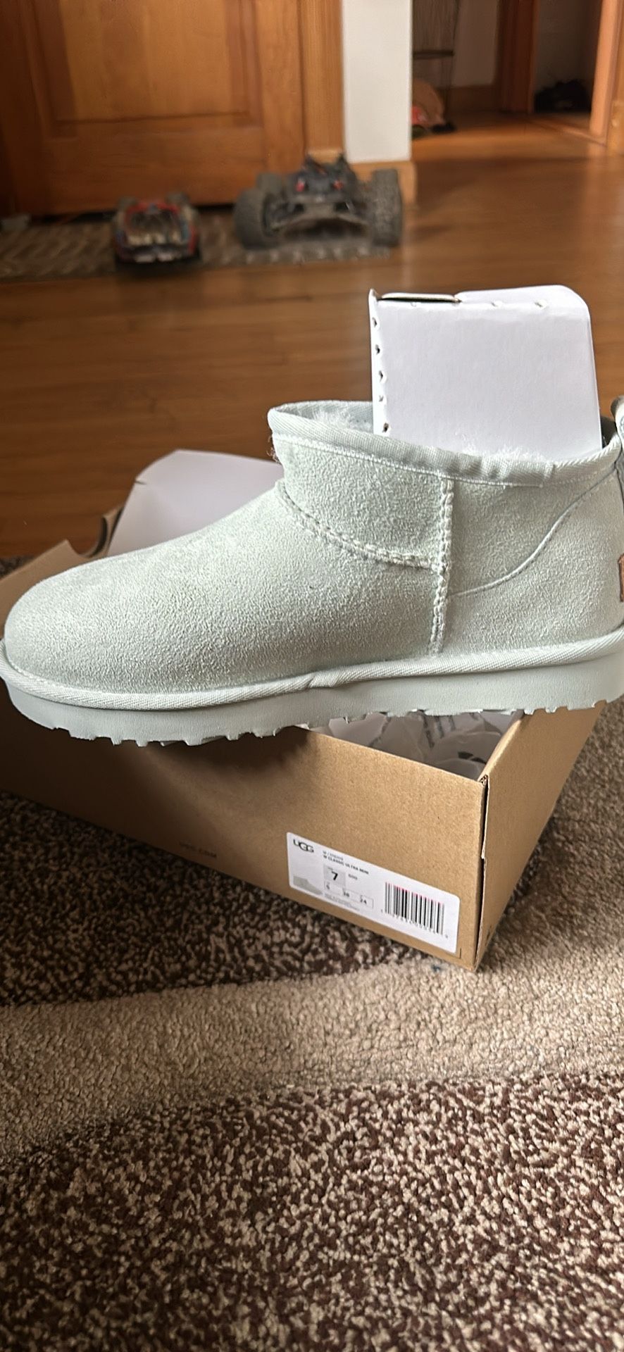 New With Tags Women Size 7 