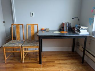 Wooden Table/Desk (+optional chairs)