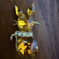 Vintage Signed Dodd Cat Brooch Pin Amber Clear Rhinestones and Faux Pearls 1 3/4” High