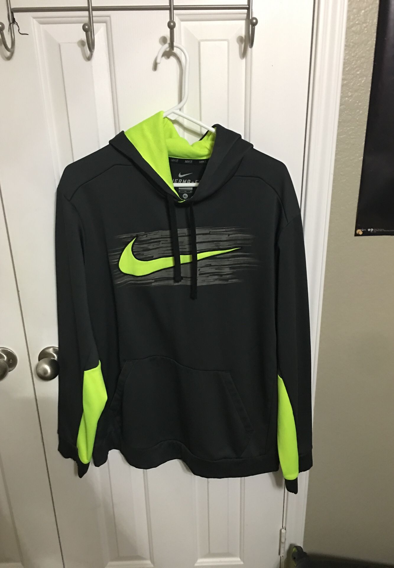 Nike Therma-Fit pullover hoodie Highlighter yellow/Grey. Size XL