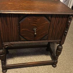 ANTIQUE COPPER LINED HUMIDOR STAND WITH BEAUTIFUL CARVED WOOD DETAILS