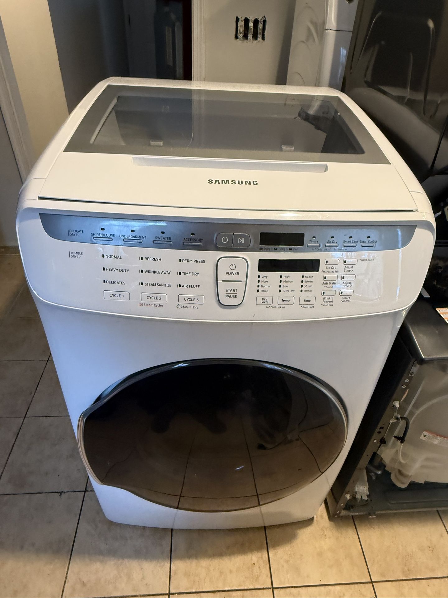 Nice Dryer Like New Only 300$