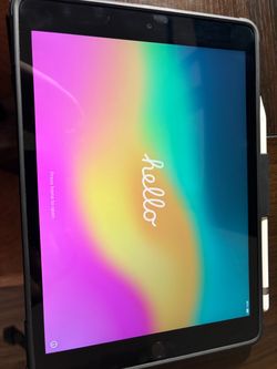 iPad 9th Gen - 256gb - WiFi - space grey - pencil + case included