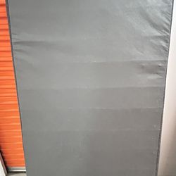 Twin Box Spring / Mattress Foundation – Good Condition