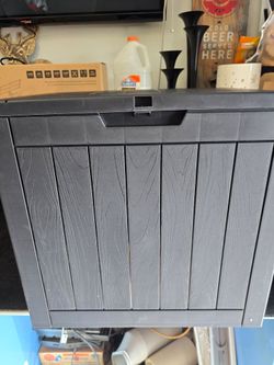 31 Gallon Resin Deck Box, Lockable Patio Outdoor Storage Box for Furniture, Garden Tools and Tools Storage, Waterproof Outside Storage Boxes - Black