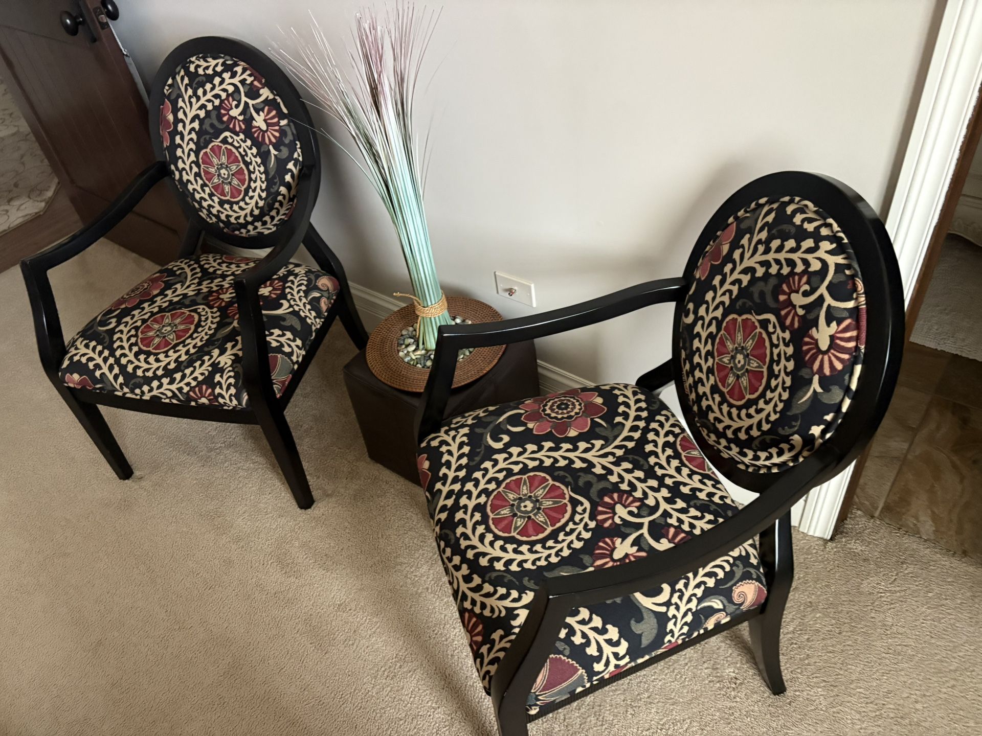 Accent Armchairs (Pair) – Great Condition