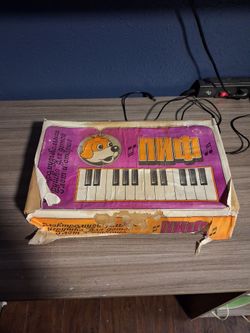 Rare vtg ussr PIF keyboard synth - WORKS GREAT