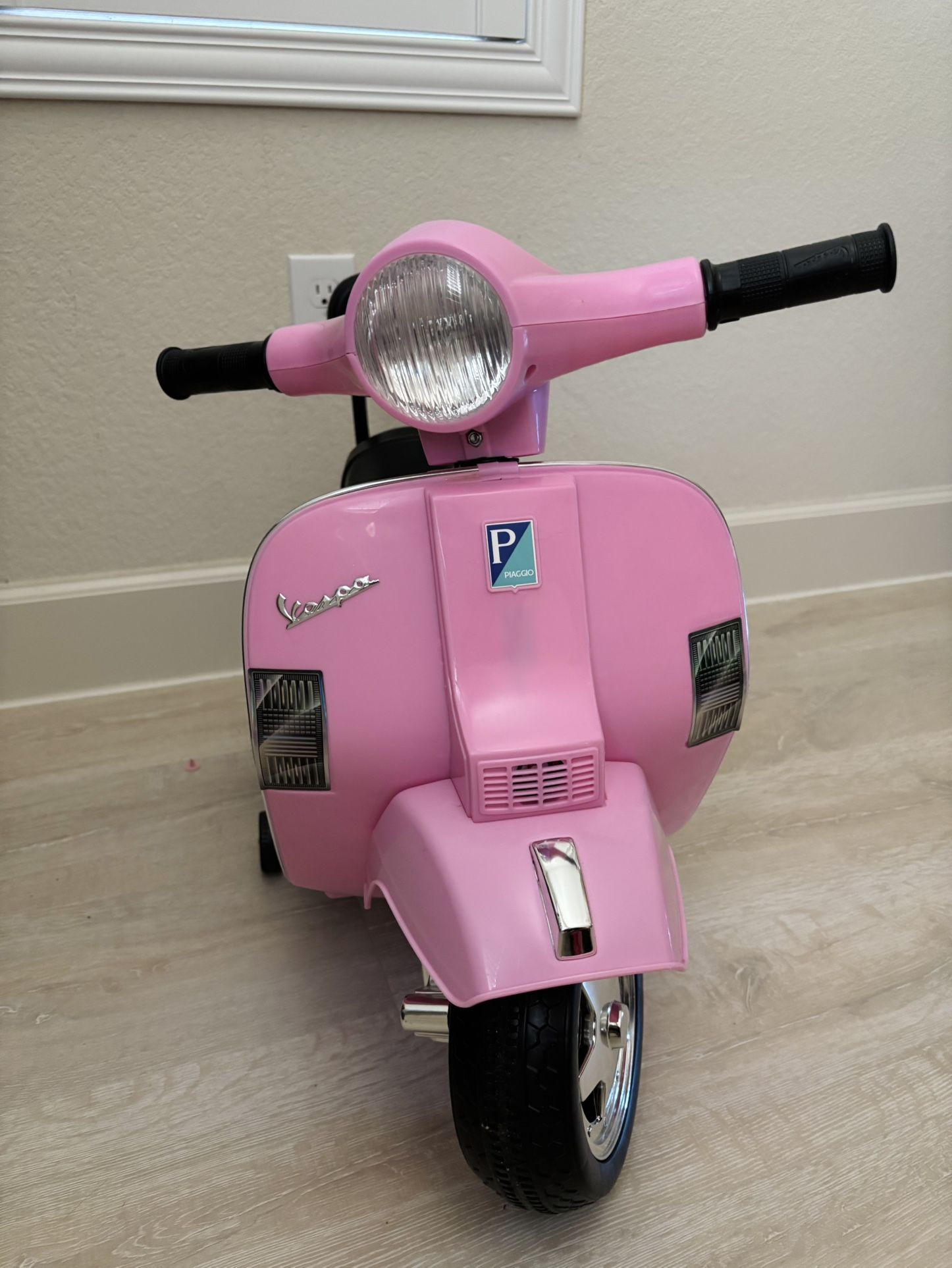 Costzon Kids Vespa Scooter, 6V Battery Powered Ride on Motorcycle w/Training Wheels, Music & Horn, LED Lights, Forward/Reverse, Rechargeable Electric