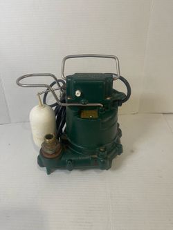 Zoeller M53-D Cast Iron Submersible Sump Pump with Float 1-1/2"npt 115V Working