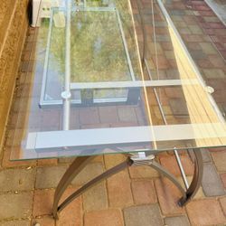 IKEA ORDENADOR COMPUTER DESK PERFECT CONDITION LIKE NEW REGULAR PRICE ITS $199 PLUS TAX  OBO 