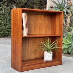 Mid Century Danish Modern Teak Record Cabinet Bookshelf Book Shelf