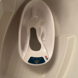  AquaScale Baby bathtub