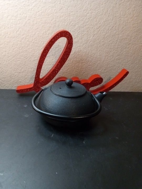 EXQUISITE NEW Tetsubin Cast Iron Black Infused tea Kettle Made in Japan