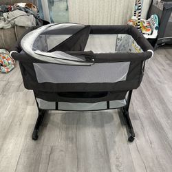 Covered Bassinet with storage