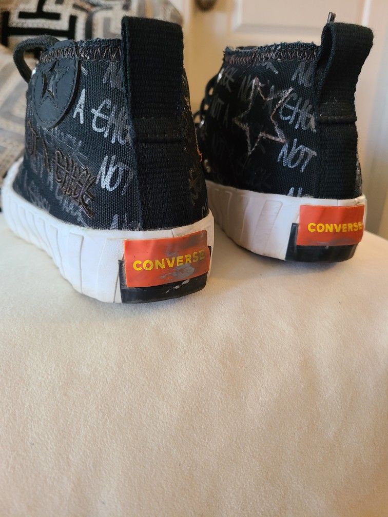 Youth Converse Size 6  New!! Worn Once