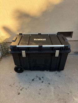 DEWALT 63-Gallon Tough Chest Mobile Rolling Storage Box (DWST38000)