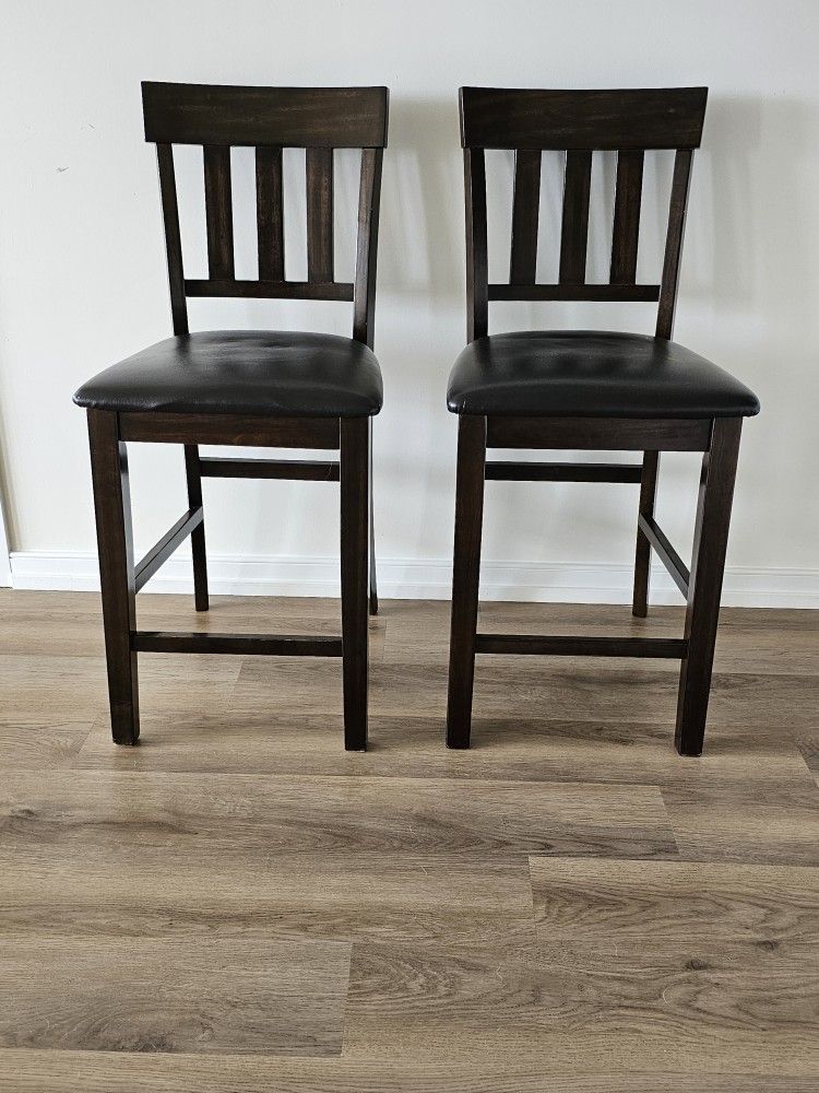 2 Bar Stools