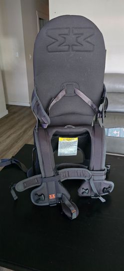 Baby shoulder carrier