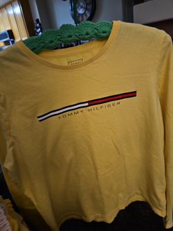 Tommy Hilfiger Yellow Logo long sleeve T-Shirt