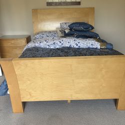 Mid-Century Style Queen Size Bedroom Set
