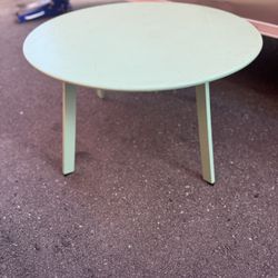 Teal/blue/green Circle Table