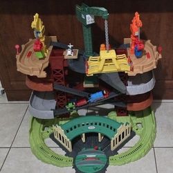 Thomas & Friends Multi-Level Toy Track Set, Trains & Cranes Super Tower, 2.5 Ft Tall with 3 Characters for Preschool Kids Ages 3+ Years