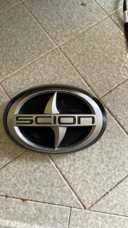 Scion xb 2005  front grill emblem
