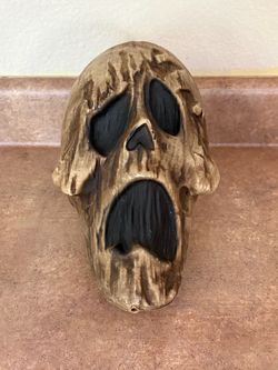 Spooky Halloween Skull Decoration – Lightweight Gothic Horror Prop