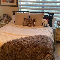 Wood QUEEN bed headboard and frame.  Don’t Include Mattress. 