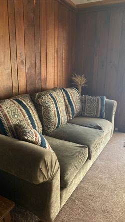 8’ sofa Couch and 6’ love seat set microfiber light brown