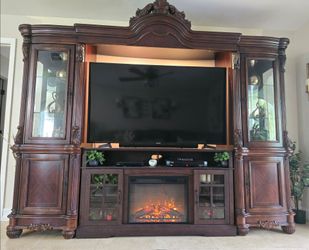 ✨ ELEGANT ENTERTAINMENT CENTER WITH ELECTRIC FIREPLACE ✨
